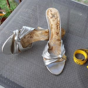 heels🌷free with purchase